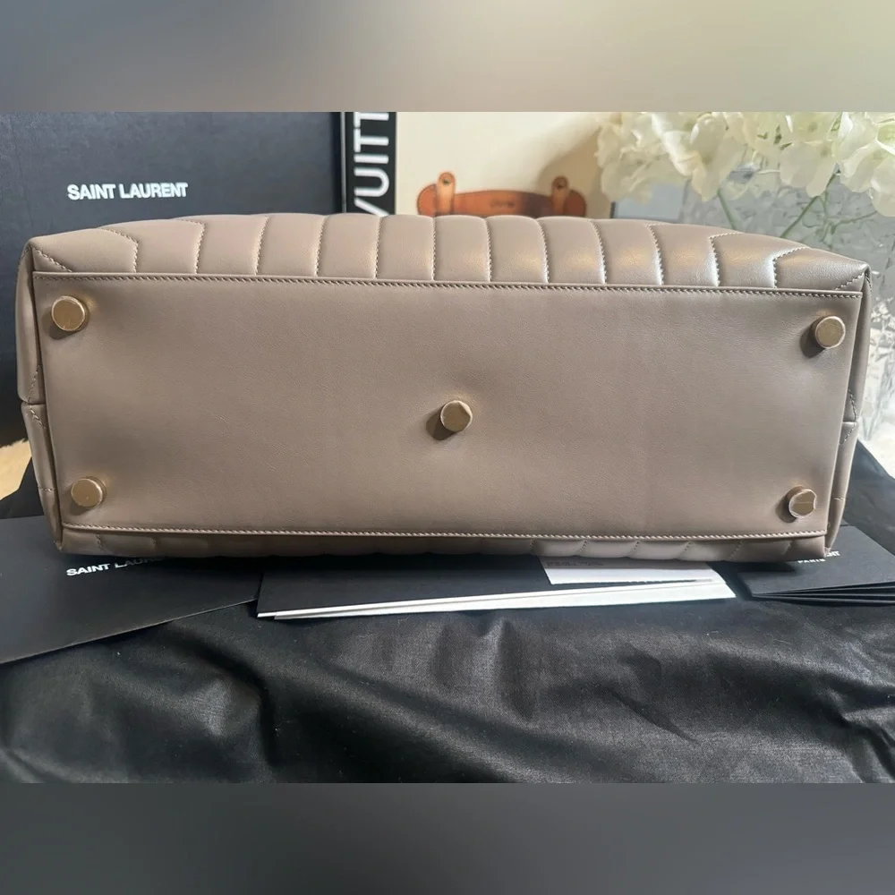 ❌SOLD❌⭐️NEW, SOLD OUT⭐️SAINT LAURENT LOULOU LARGE IN QUILTED LEATHER - Picture 7 of 17
